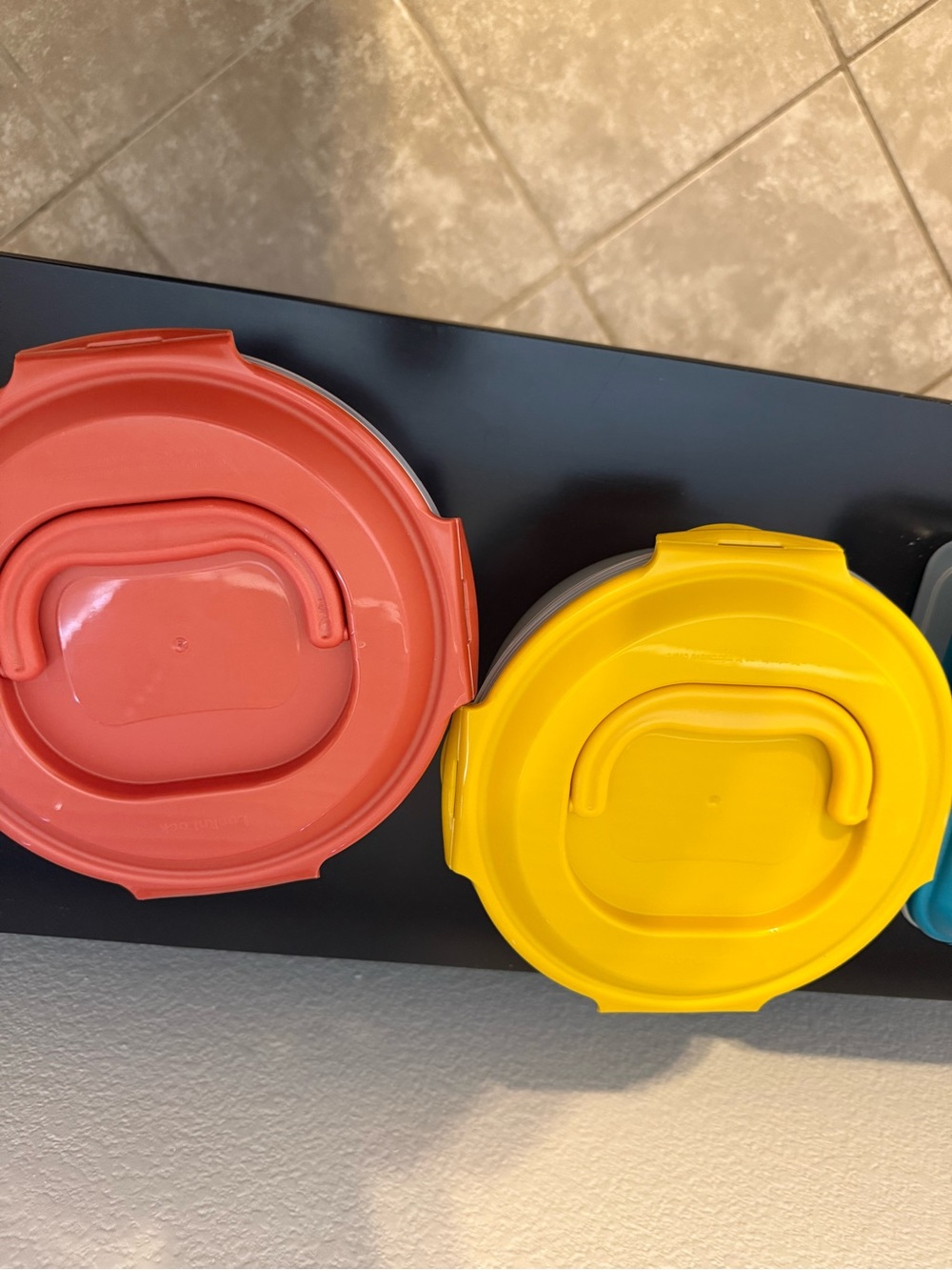 Lock n lock handled containers. NWOT.